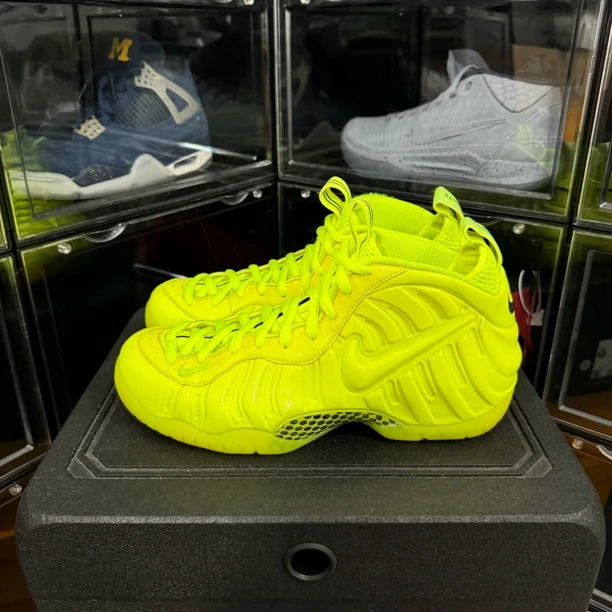 42码 Nike 喷炮 荧光喷 95新 无原盒 无瑕疵 磨损不大