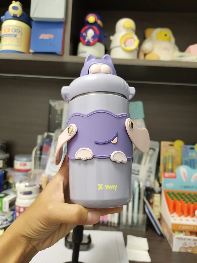 新疆包邮保温杯女生高颜值学生水杯带吸管304食品级杯子斜挎