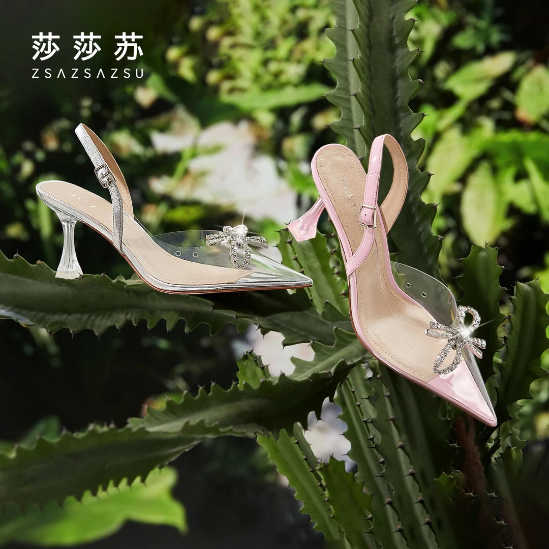 莎莎苏2023年水钻蝴蝶结透明后空尖头凉鞋酒杯跟高跟鞋ZA43171-60