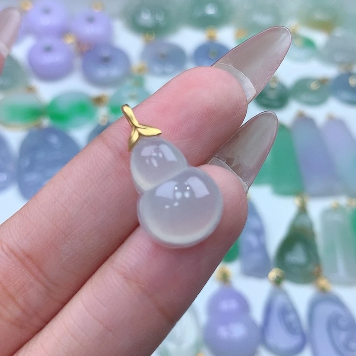 翡翠颈饰18K金镶嵌葫芦