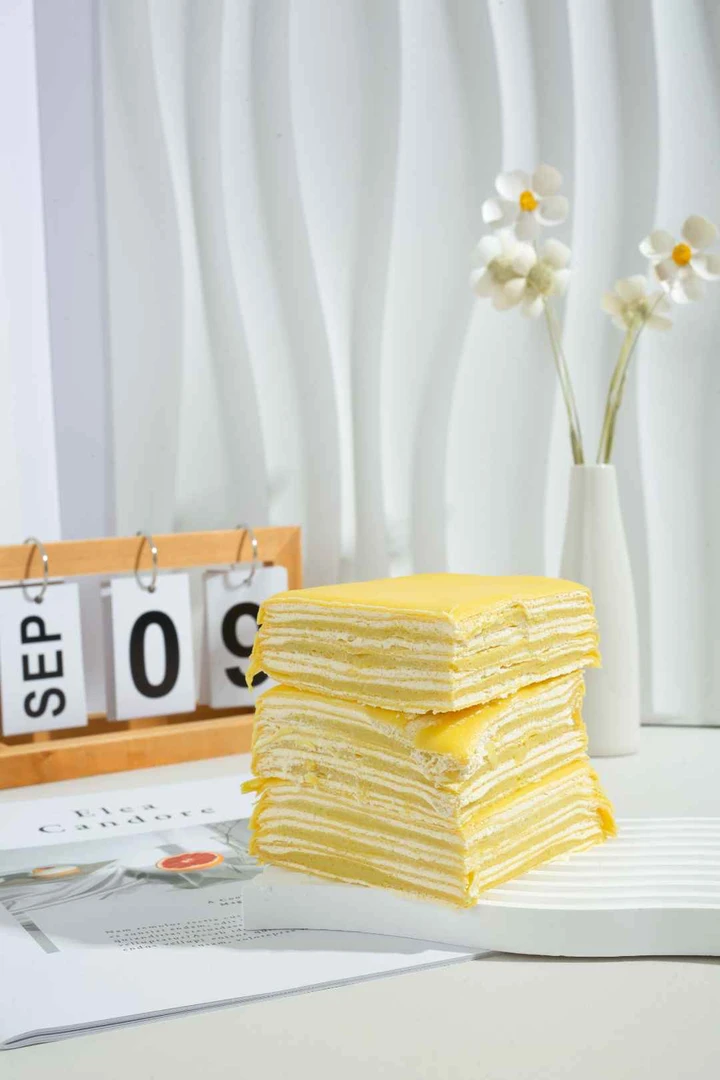 （官方补贴）动物奶油进口榴莲400榴莲千层六寸新鲜榴莲蛋糕点心下午茶果肉含量40%