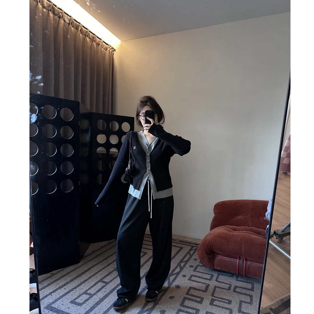 晶咕【回头率密码】气质拼色V领假两件针织衫显瘦秋季百搭长袖