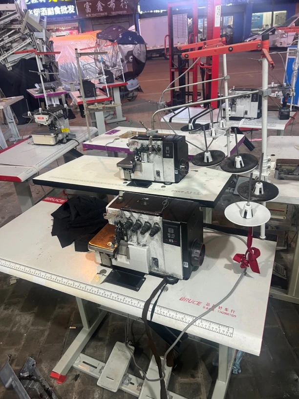 布鲁斯一体锁边机四线电脑平车锁边机成色好车况好快好做缝纫机