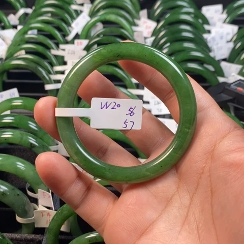 和田玉（碧玉）手镯未镶嵌默***。