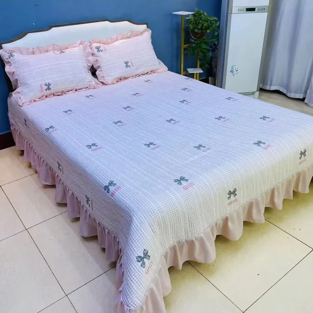 【裙边床盖】<粉格-蝴蝶结>2.4X2.4m<±5cm><含裙边>绗缝多功能