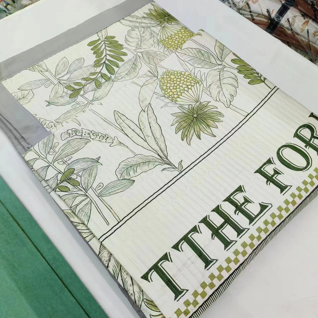 瑕疵【包边床盖】<丛林绿>200X230cm<±5cm>绗缝柔软印花