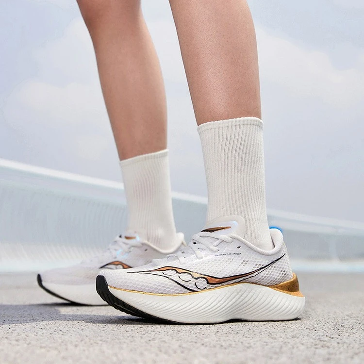 Saucony索康尼ENDORPHIN PRO 3啡鹏3冲金时刻马拉松男女碳板跑鞋