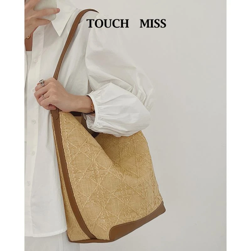 TOUCH MISS小众草编度假风单肩腋下包女新款通勤百搭水桶包子母包