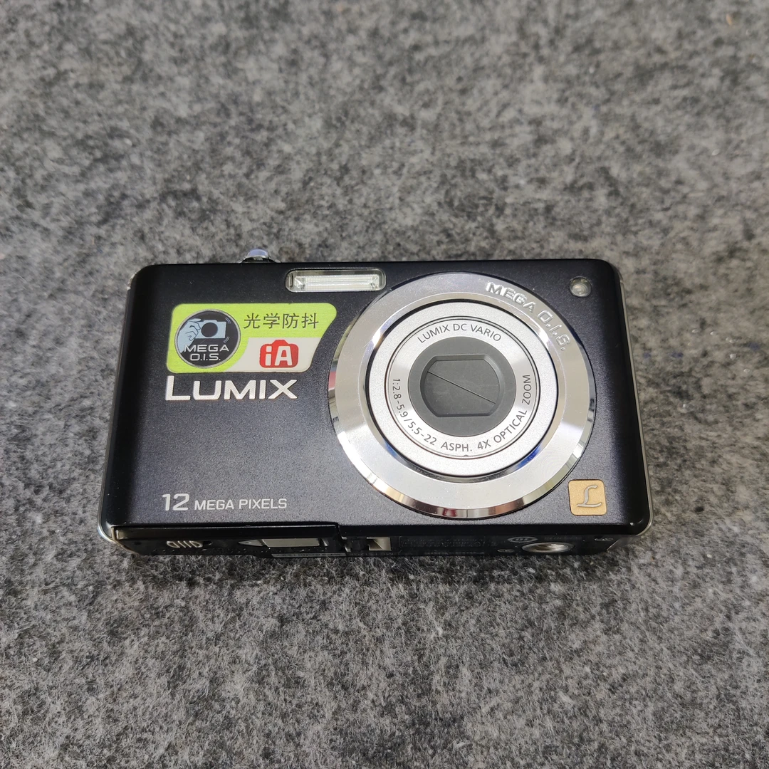 95新 Panasonic/松下 DMC-FS12相机 屏幕微黄 特价出