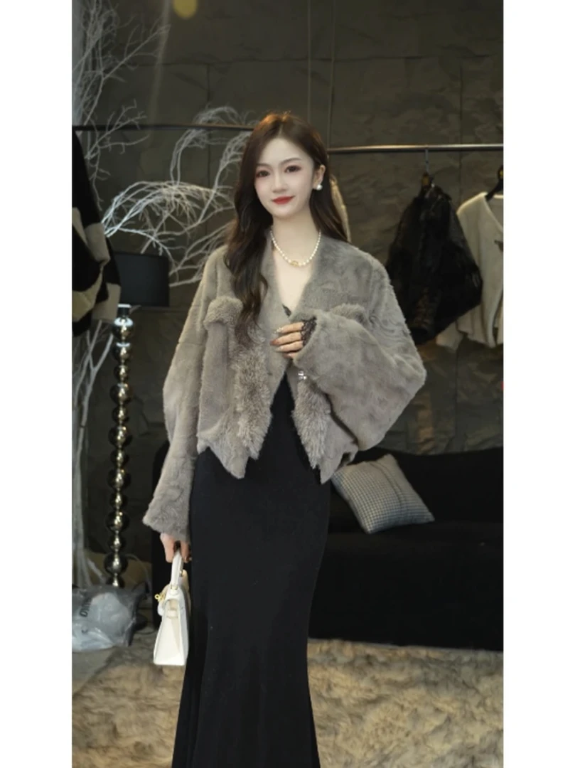 新款设计师气质蝙蝠袖短外套时尚显瘦百搭洋气韩版秋冬毛毛女外套