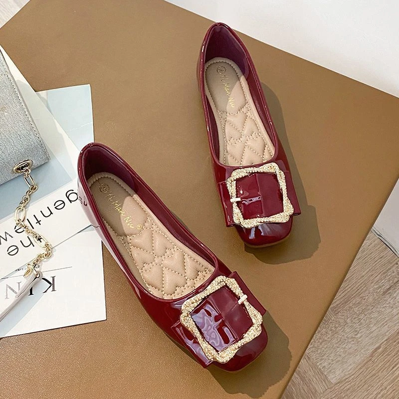 方头单鞋女2023新款韩版百搭平底豆豆鞋酒红色工作小皮鞋软底船鞋