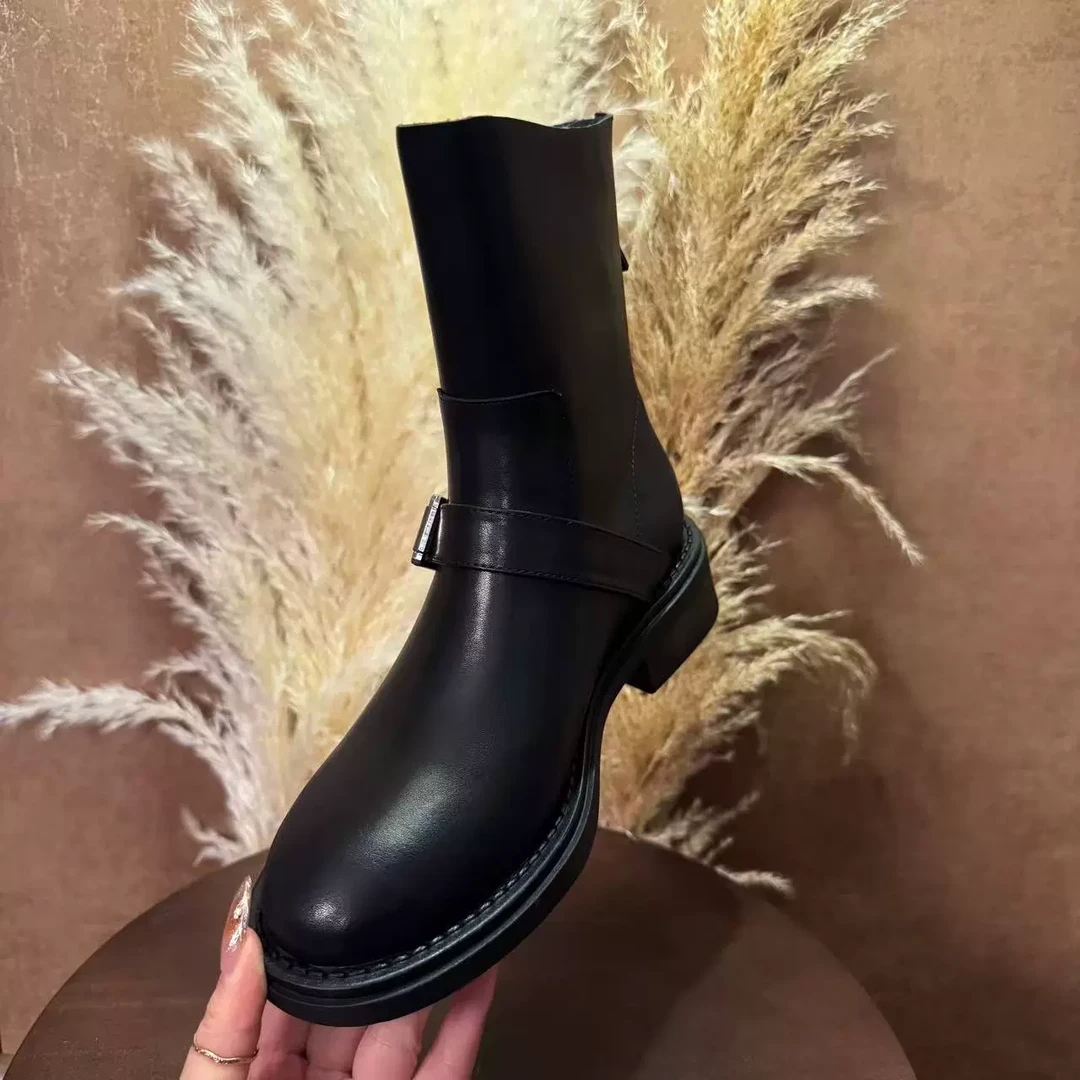 【挺括有型】黑色牛皮超酷皮带扣粗跟短靴时装靴短筒骑士靴10158
