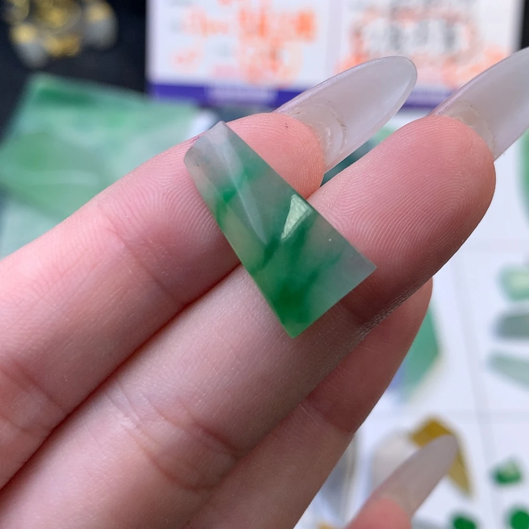 【闪购商品】定制翡翠材料未镶嵌生*