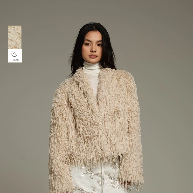 CBZIZI2024新品米白羽感奢华环保毛毛短外套软糯女冬短款小香风格