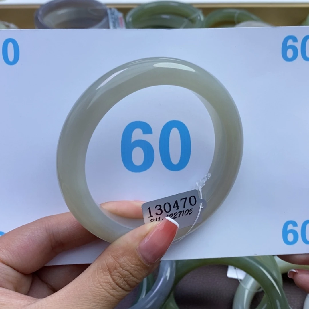 【闪购商品】和田玉手镯未镶嵌是****丶夏