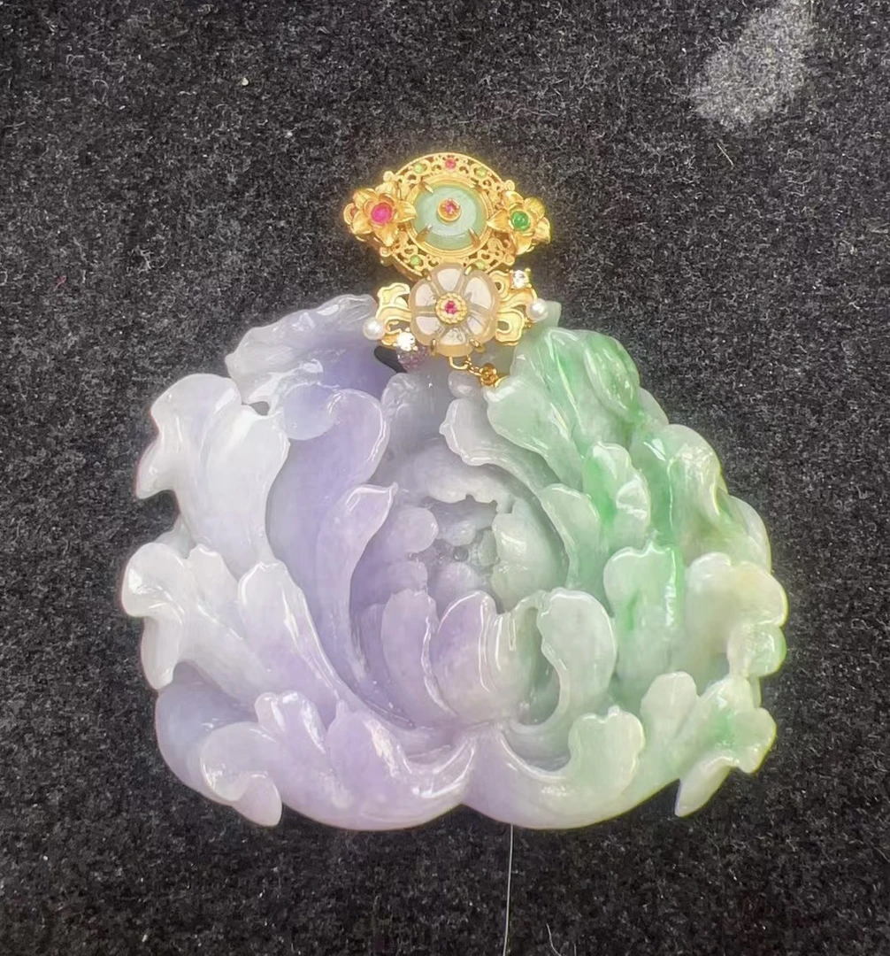 紫罗兰翡翠牡丹花吊坠