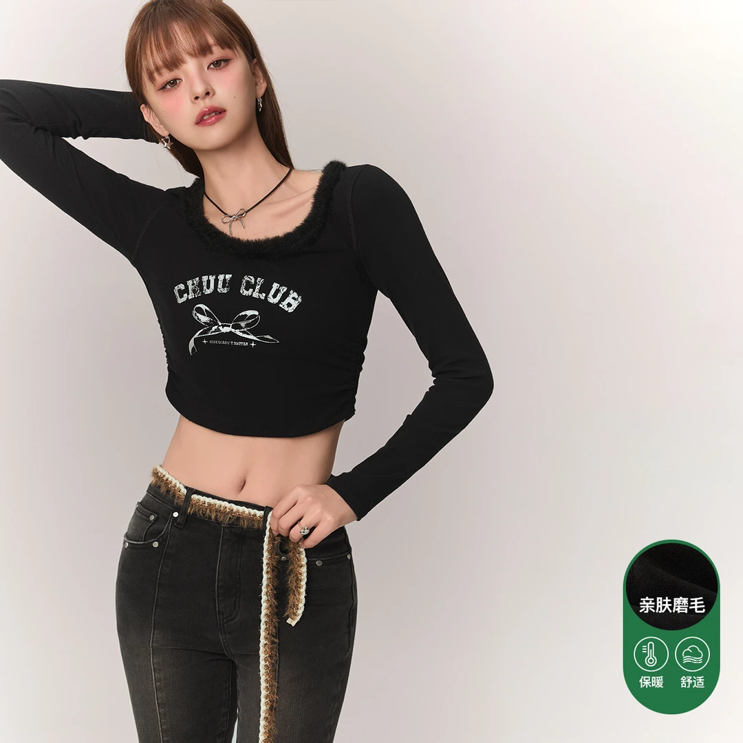 CHUU秋冬女装毛绒设计拼接百搭辣妹修身个性学院风穿搭显瘦T恤