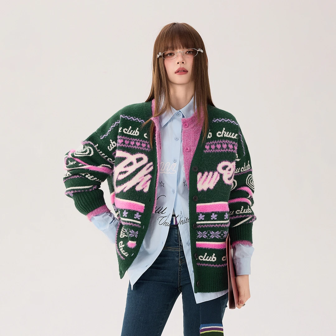 CHUU冬季女装字母爱心提花设计V领长袖毛绒休闲针织开衫