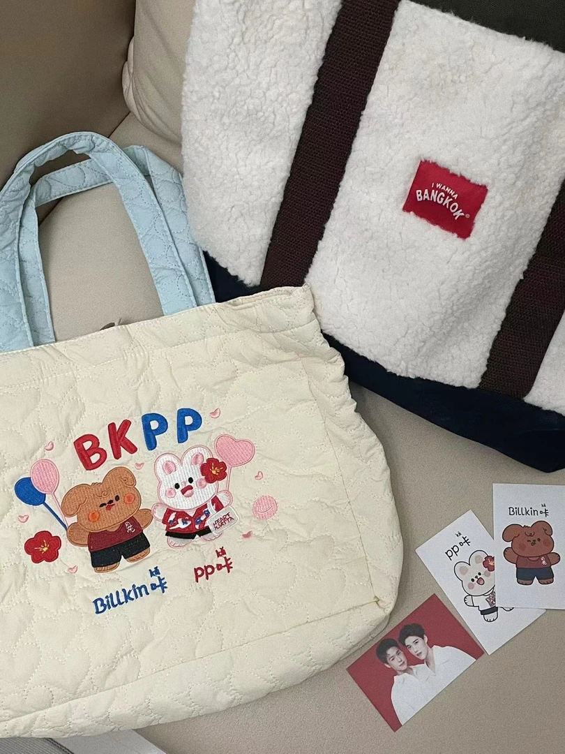 红蓝经典配色狗狗兔兔填充棉托特包自带按扣内兜斜跨大容量