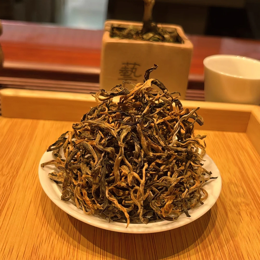 古树毛峰  （滇红散茶）云南滇红一芽一叶浓香型古树毛峰