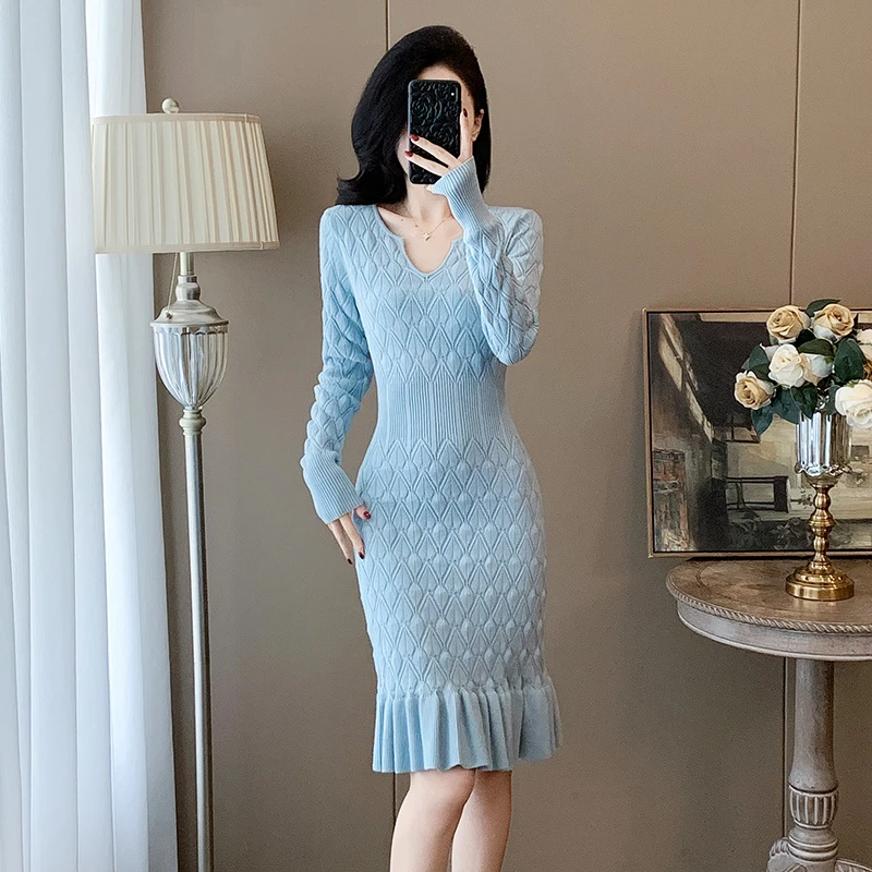 秋冬季长袖连衣裙2025新款设计感冬天配大衣内搭外穿蓝色针织裙子
