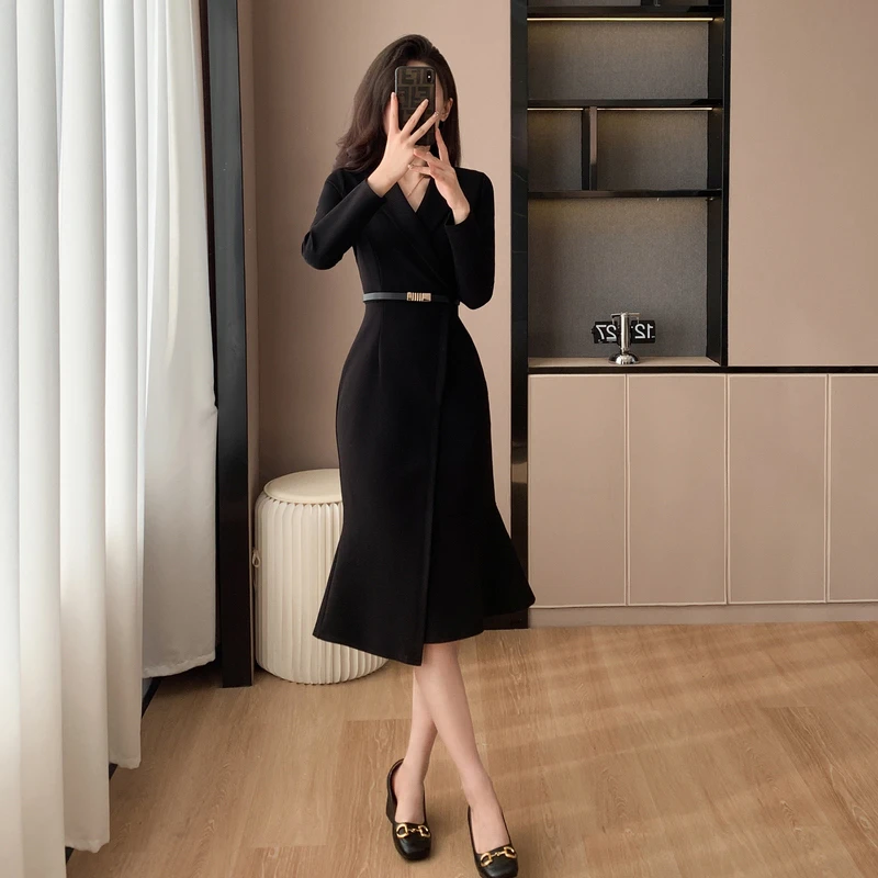 2025秋冬新款裙子高级感女神范长款过膝黑色包臀鱼尾连衣裙女秋冬