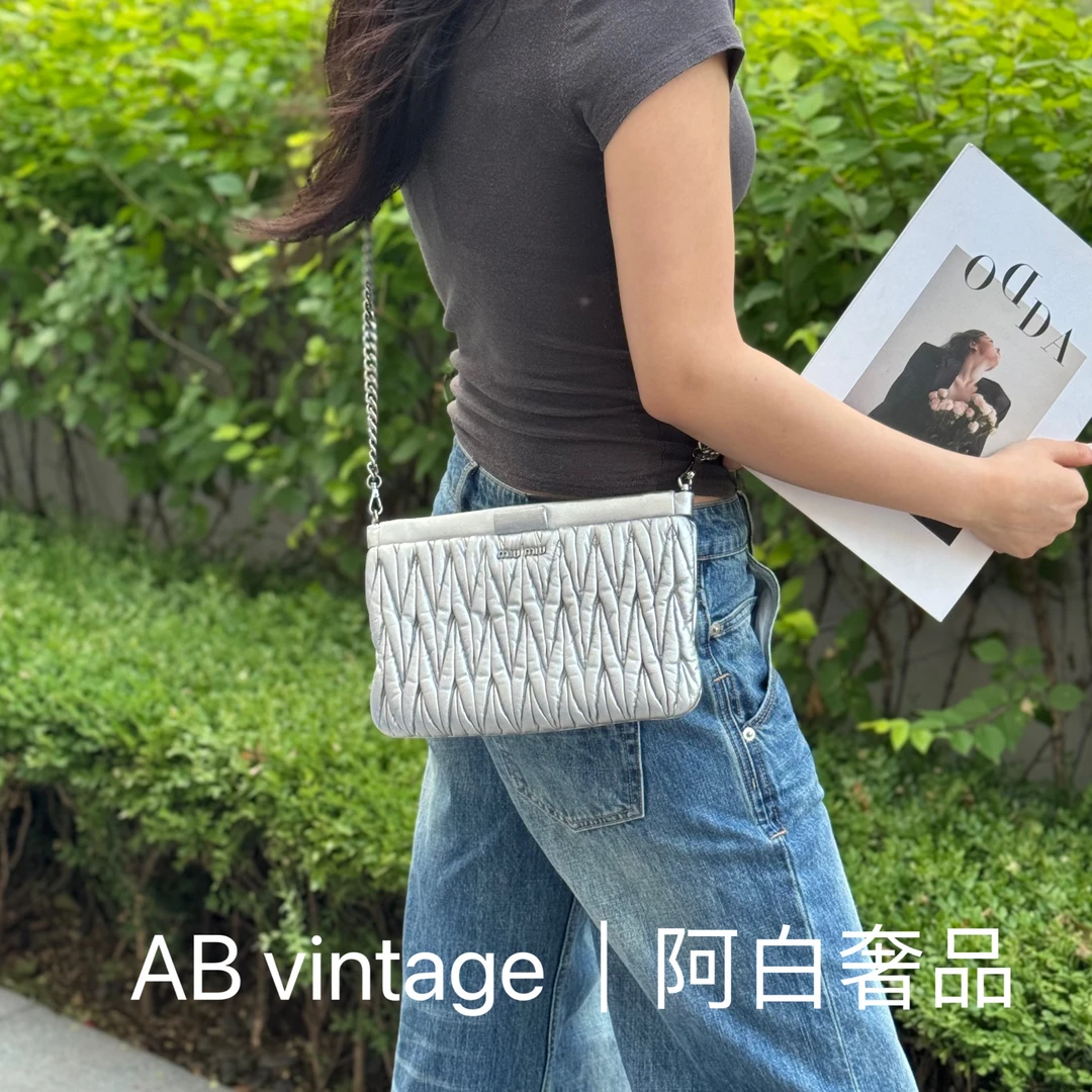95新 MIU MIU/缪缪 阿白奢品/缪缪 银色夹子包