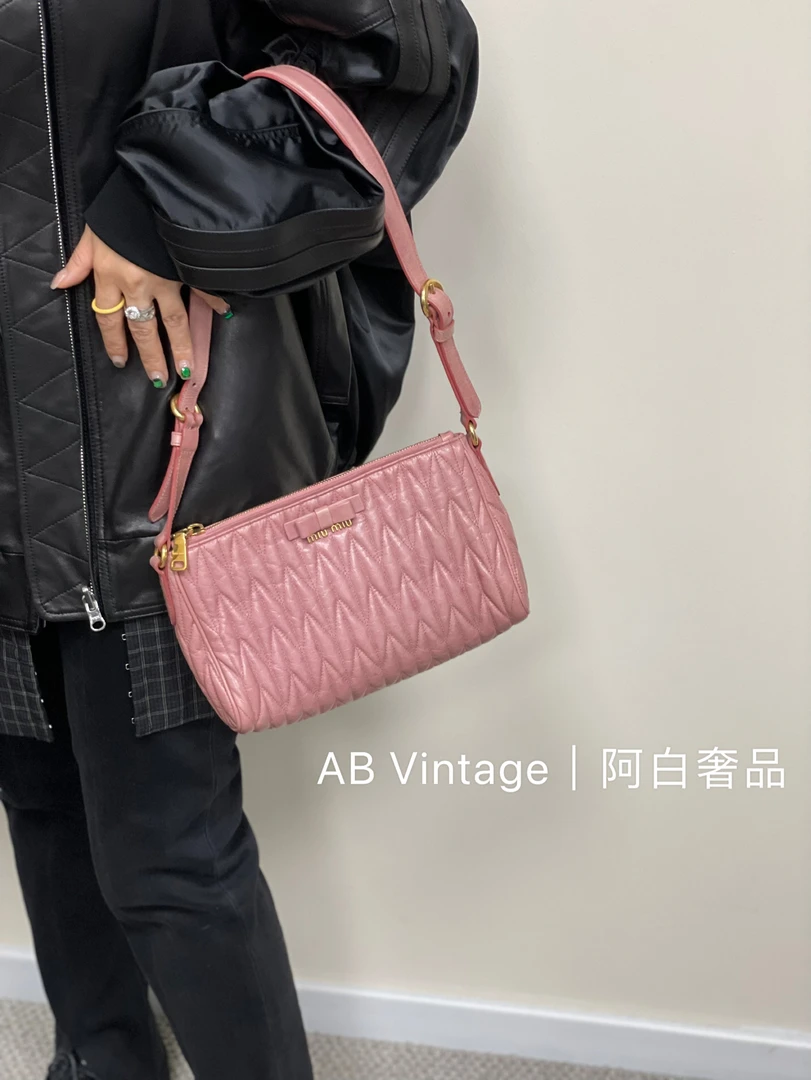 95新 MIU MIU/缪缪 阿白奢品/缪缪 油蜡皮单肩包