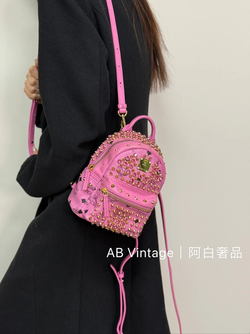 95新 MCM 阿白奢品/MCM 铆钉双肩包