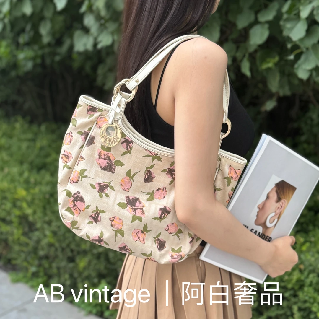 95新 FENDI/芬迪 阿白奢品/芬迪 碎花腋下包