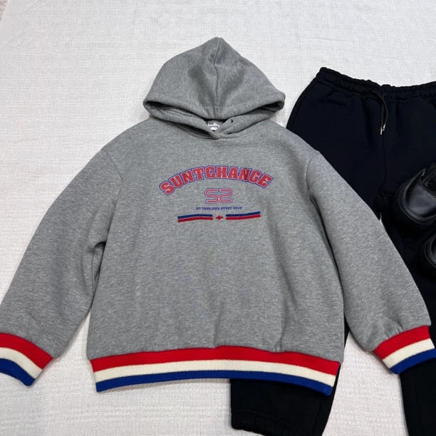 20086高端童装时尚百搭秋冬新品加绒时尚卫衣D区