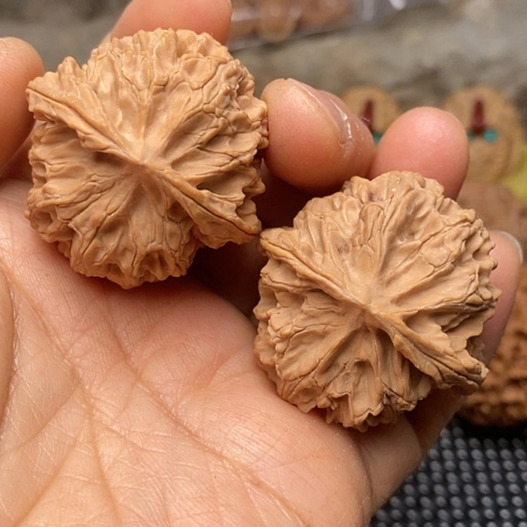 【闪购商品】文玩核桃吊坠天**公