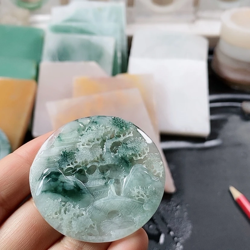 【闪购商品】翡翠颈饰未镶嵌小****i