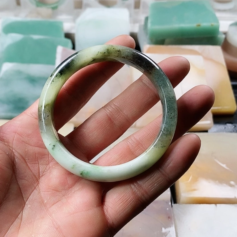 【闪购商品】独山玉手镯未镶嵌四*仙