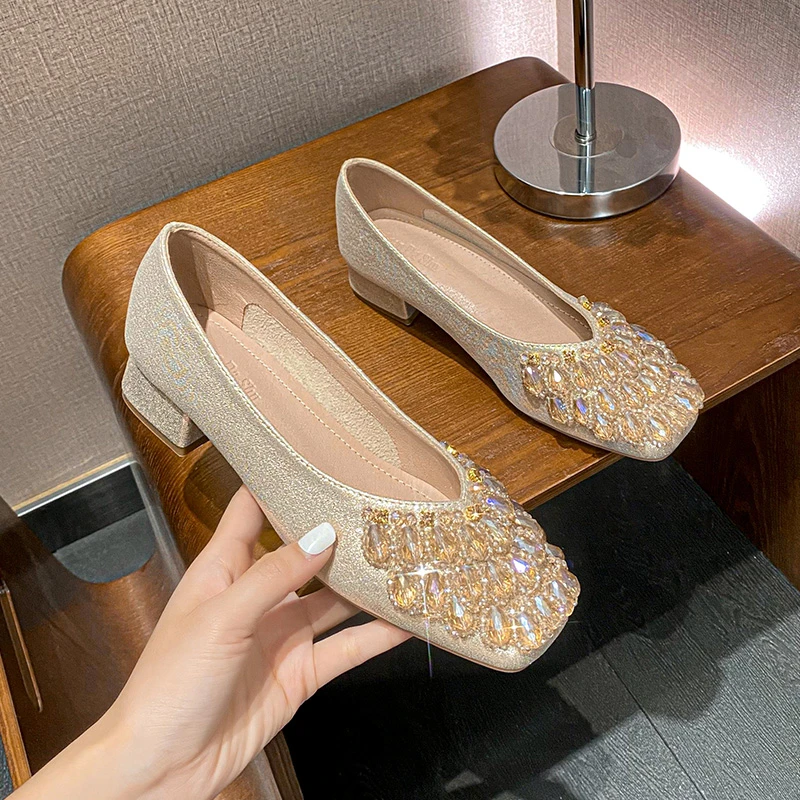 法式粗跟中跟水钻气质单鞋女2024新款春夏季低跟仙女风大码女鞋42