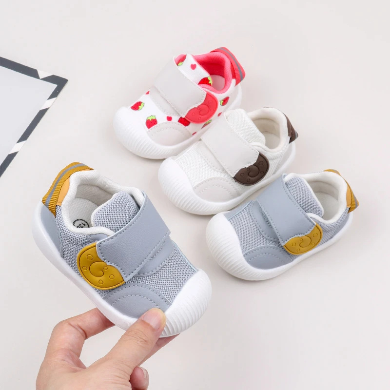 春秋季卡通可爱婴幼儿运动鞋子0一2岁男女童软胶底防滑透气学步鞋