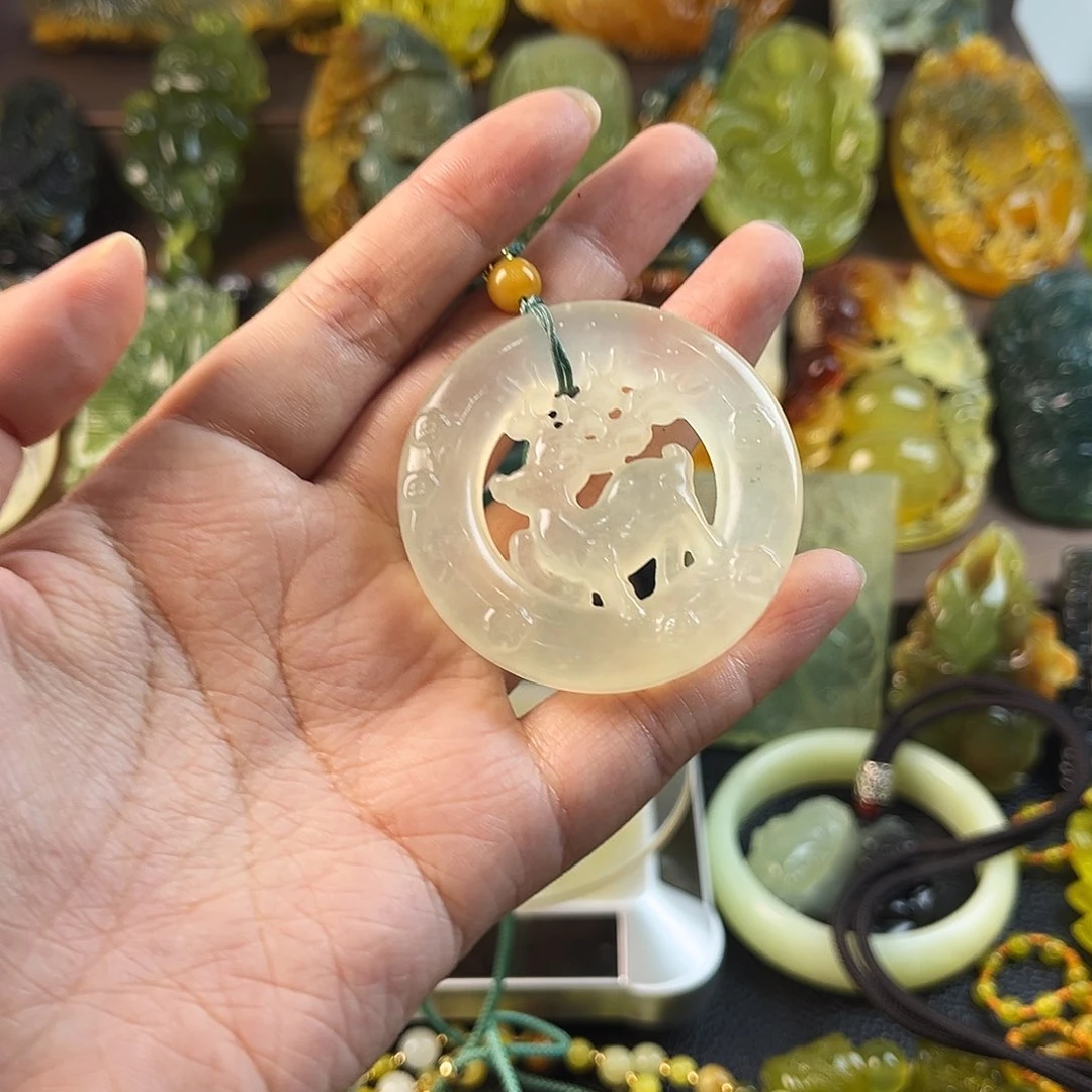 蛇纹石玉颈饰未镶嵌
