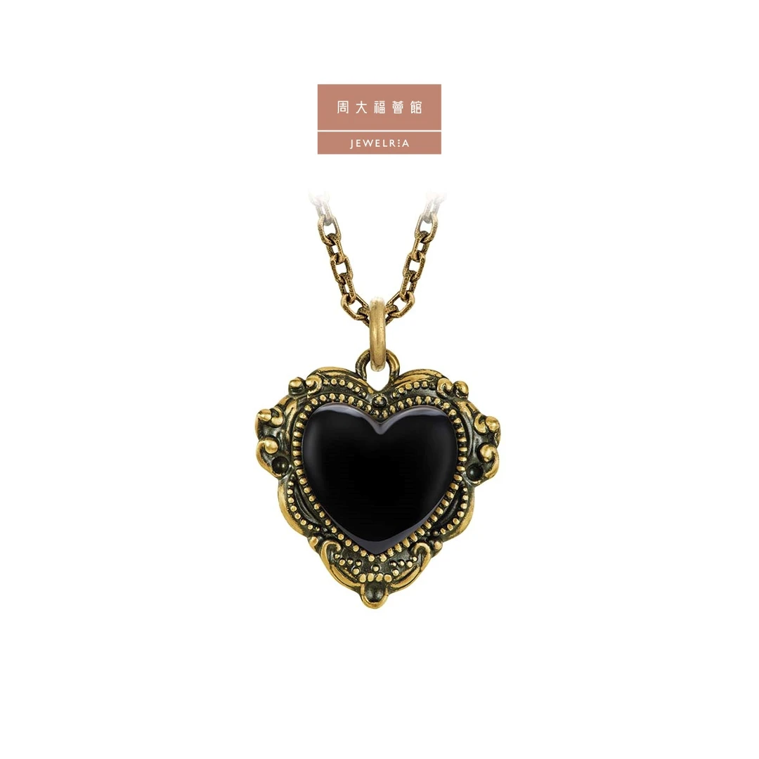 【4.29上架周大福荟馆】独白黑桃心玉髓黄金吊坠@MR882