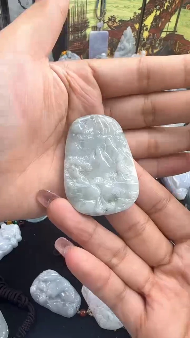【闪购商品】翡翠颈饰未镶嵌山水