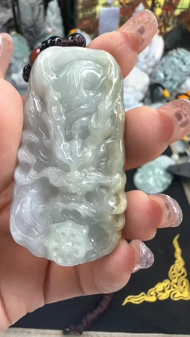 【闪购商品】翡翠颈饰未镶嵌大龙