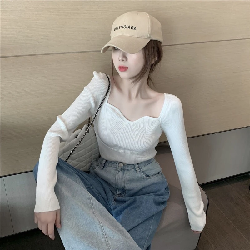 2024方领新款法式修身气质长袖针织打底衫女修身显瘦纯色小众百搭