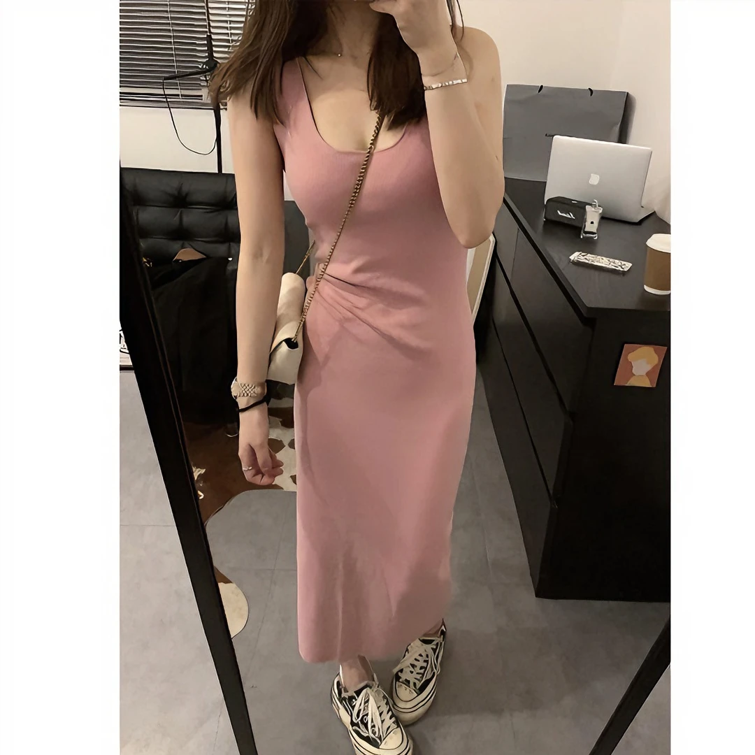 粉色甜美温柔风夏季针织开叉背心长款连衣裙女宽肩带遮副乳设计感