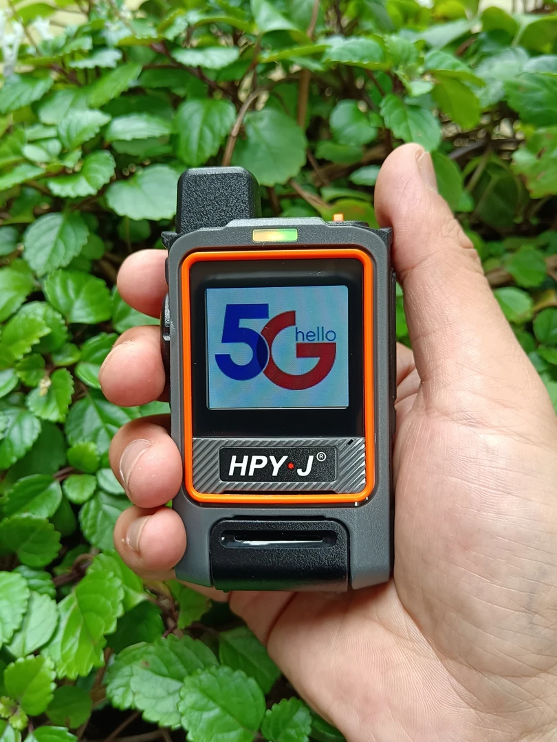 全国对讲机彩色迷你公网对讲机插卡5000公里