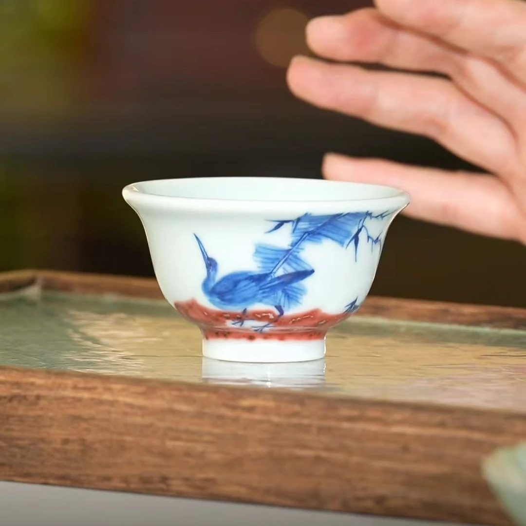 仙鹤釉里红压手杯