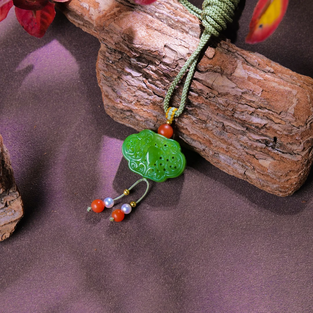 【小雨来了】和田玉碧玉苹果绿香囊吊坠 和田玉吊坠祥云锁 略有不同