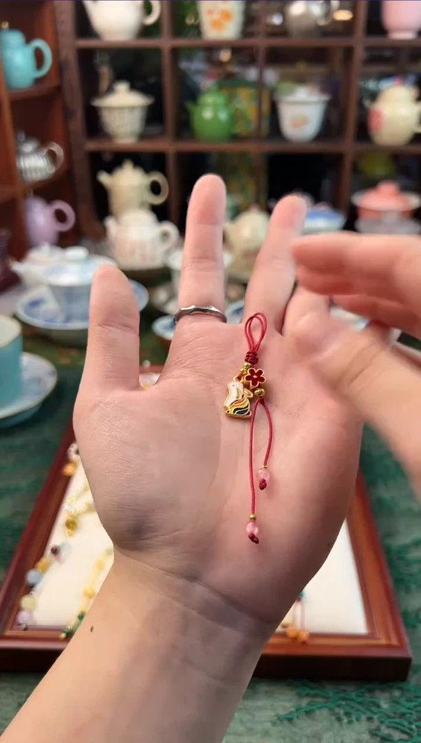 【闪购商品】密胺摆件兔子链