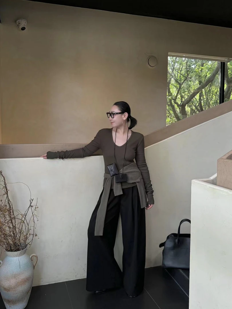 棉花糖V领显瘦收腰上衣 2481118（福福）