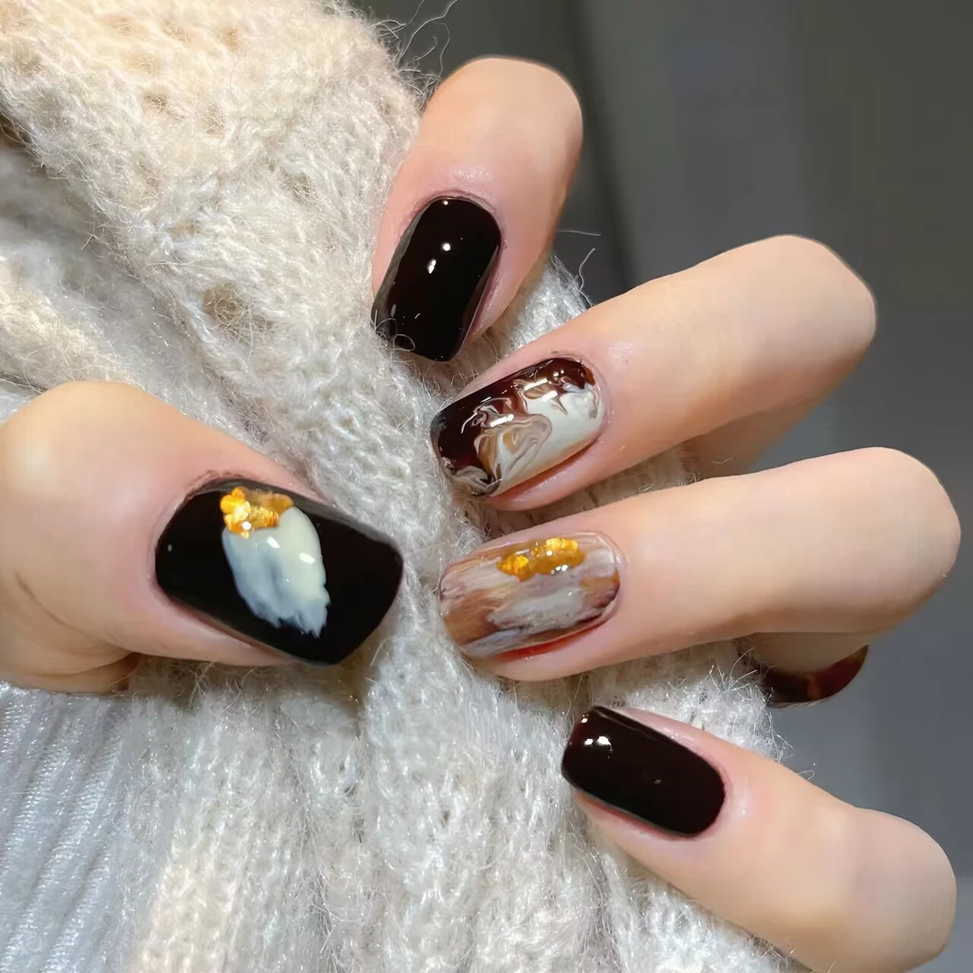 牛乳黑巧 秋冬美甲巧克力色手工穿戴甲显白可拆短款光疗成品贴片