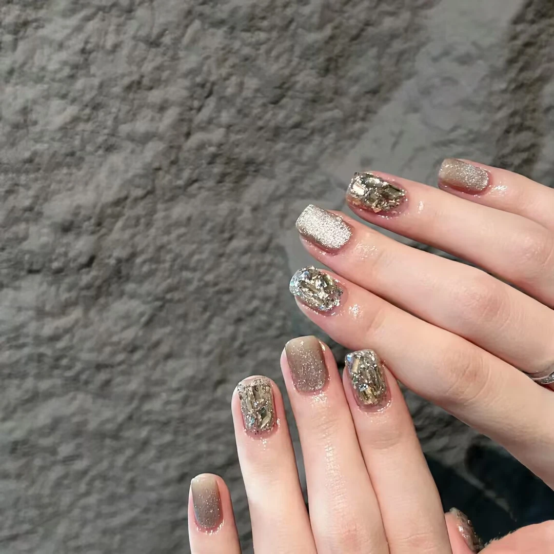 香槟猫眼 爆闪纯手工穿戴甲满钻气质短款美甲贴片超闪穿戴式甲片