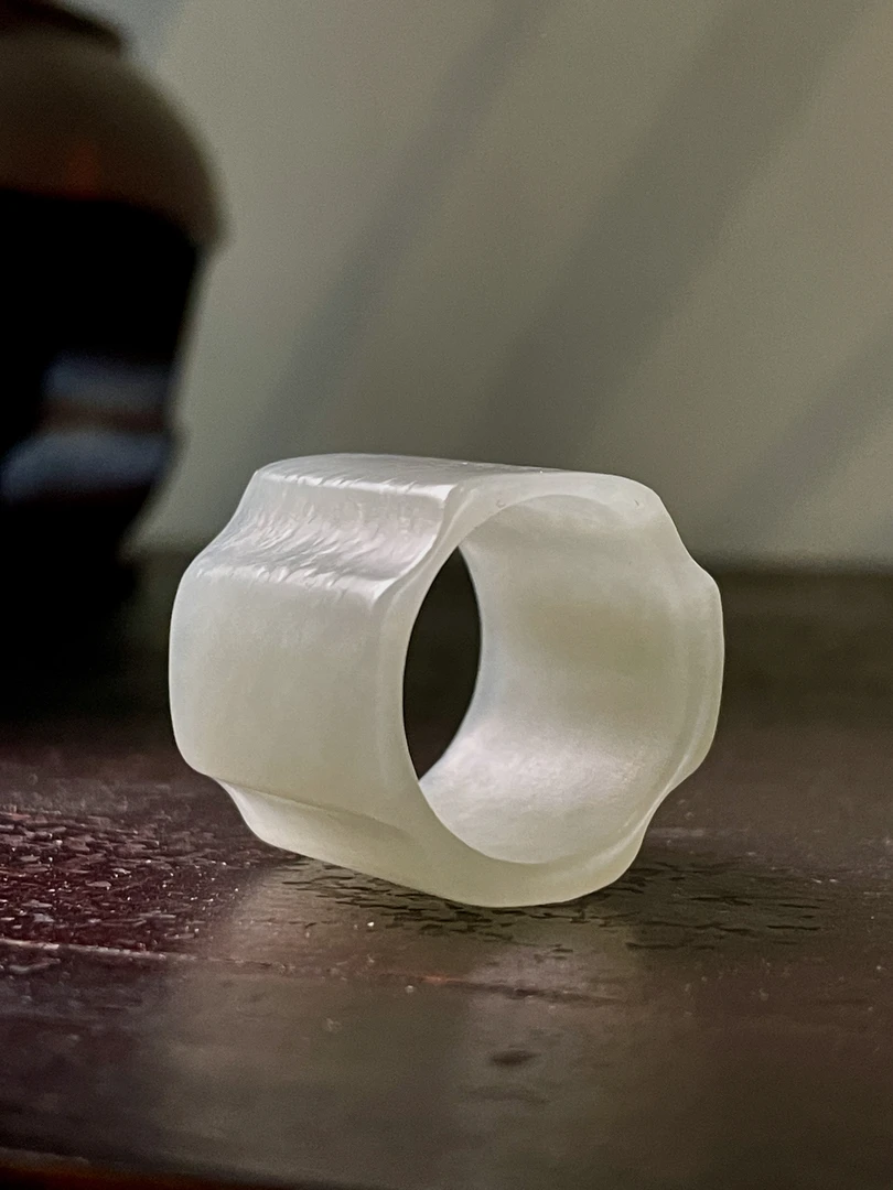 ［辽金海棠扳指］和田白玉皮壳老熟油润，工艺精美，非常少见器型大气